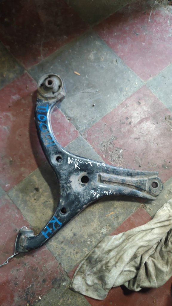 TIJERA RH HYUNDAI ACCENT 2009