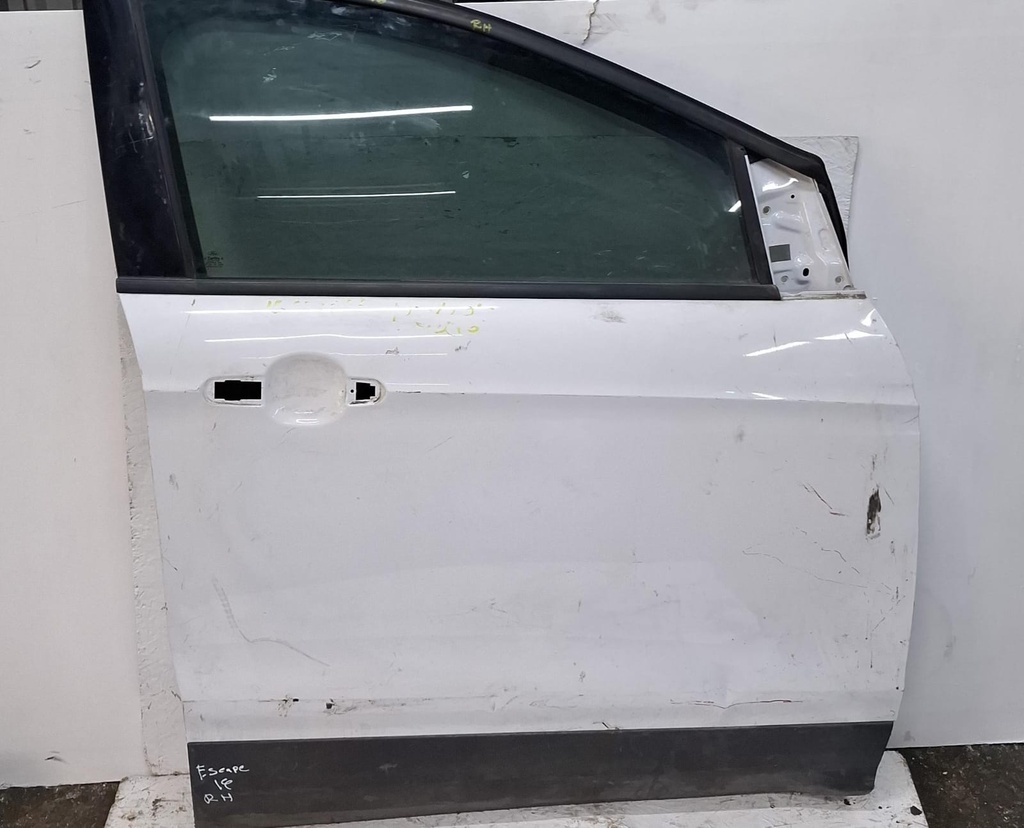 PUERTA DELANTERA ESCAPE 2016 RH 
