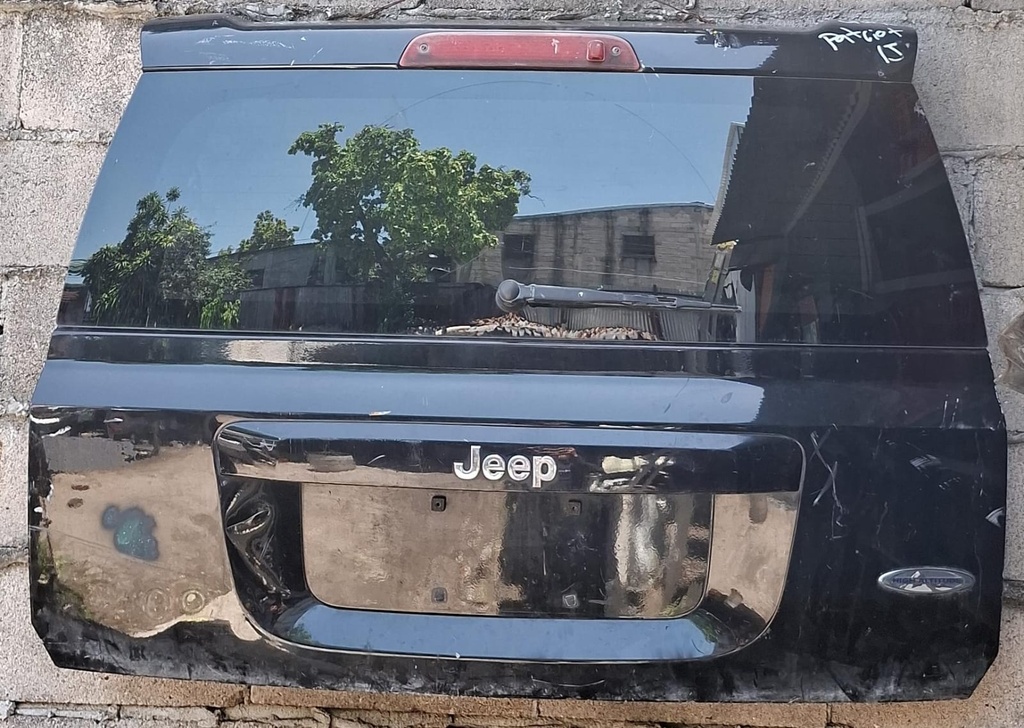 COMPUERTA JEEP PATRIOT 2015