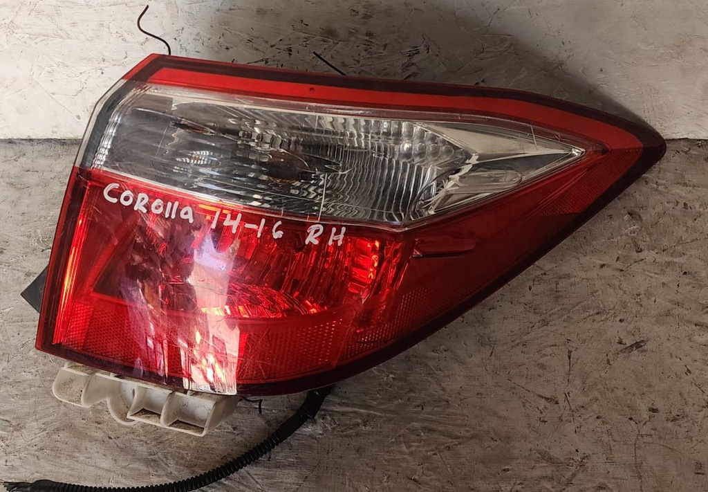 STOP COROLLA 14-19 RH 