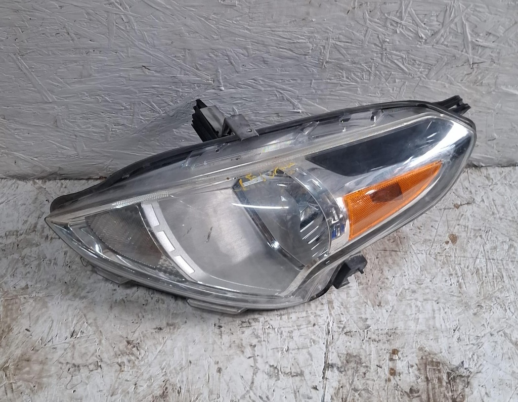 FAROL LH NISSAN VERSA 2015 CON DETALLE