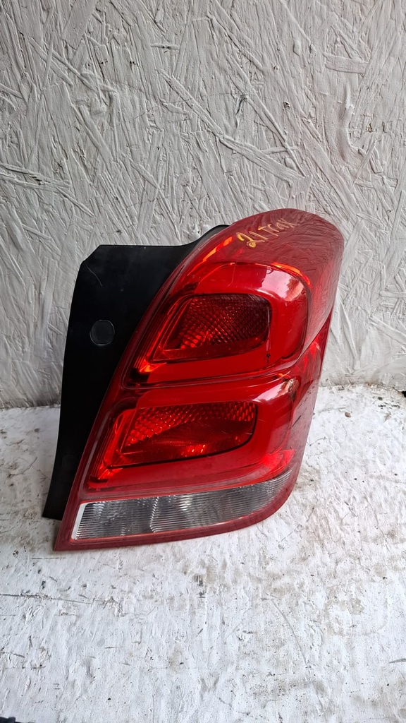 STOP RH CHEVROLET TRAX 2021