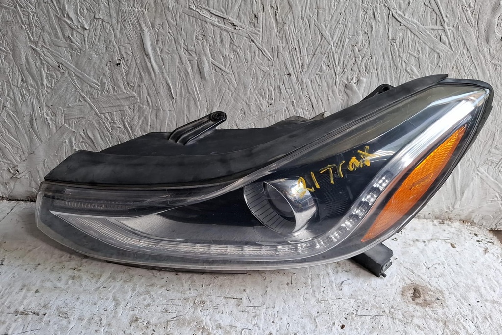FAROL LH  CHEVROLET TRAX 2021