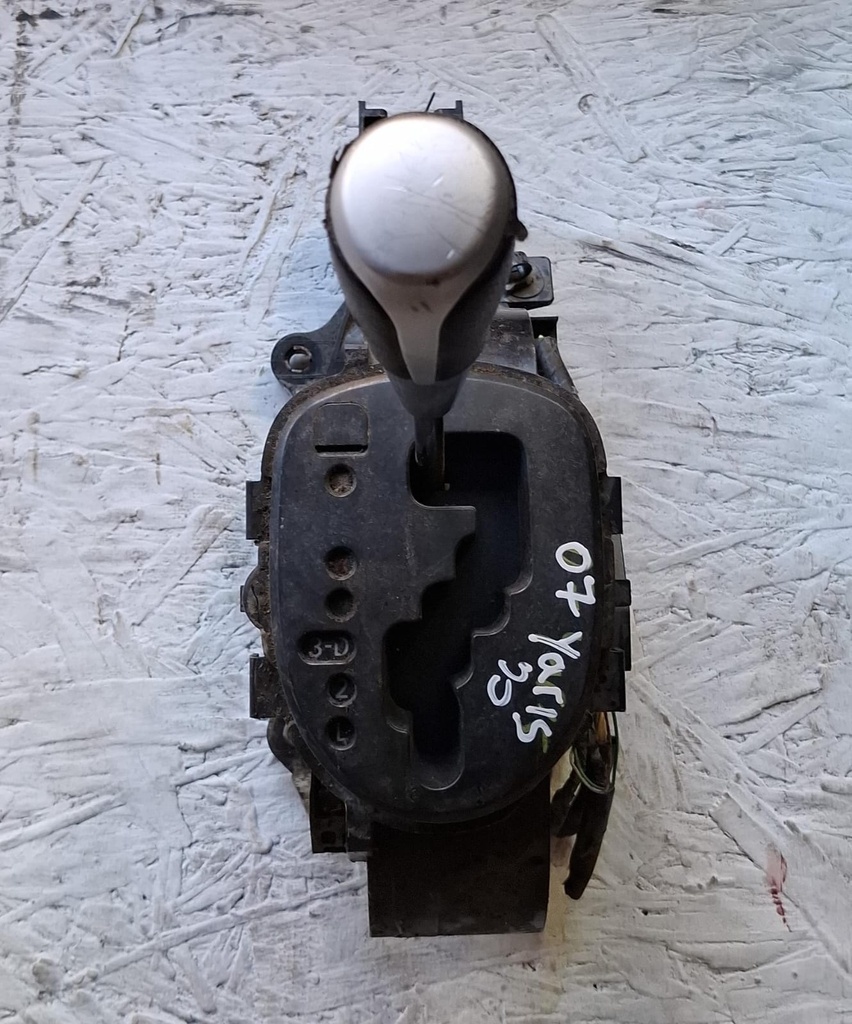 PALANCA DE CAMBIOS TOYOTA YARIS 2007