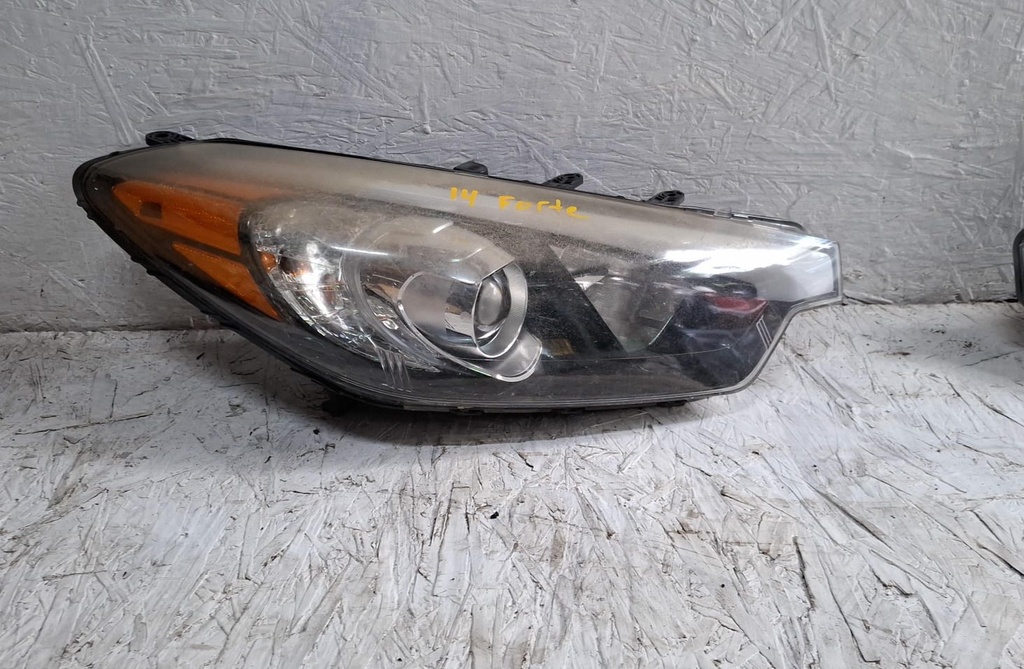 FARO RH KIA FORTE 2014 C7