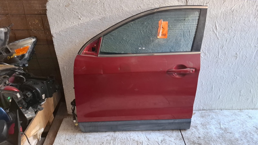 PUERTA LH NISSAN ROGUE SPORT 2017 C7 ROJA