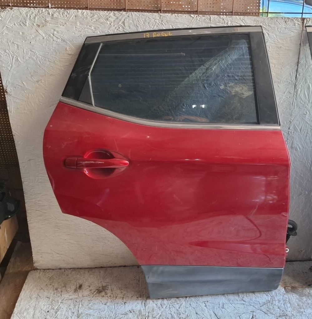 PUERTA RH NISSAN ROGUE SPORT 2021 C7