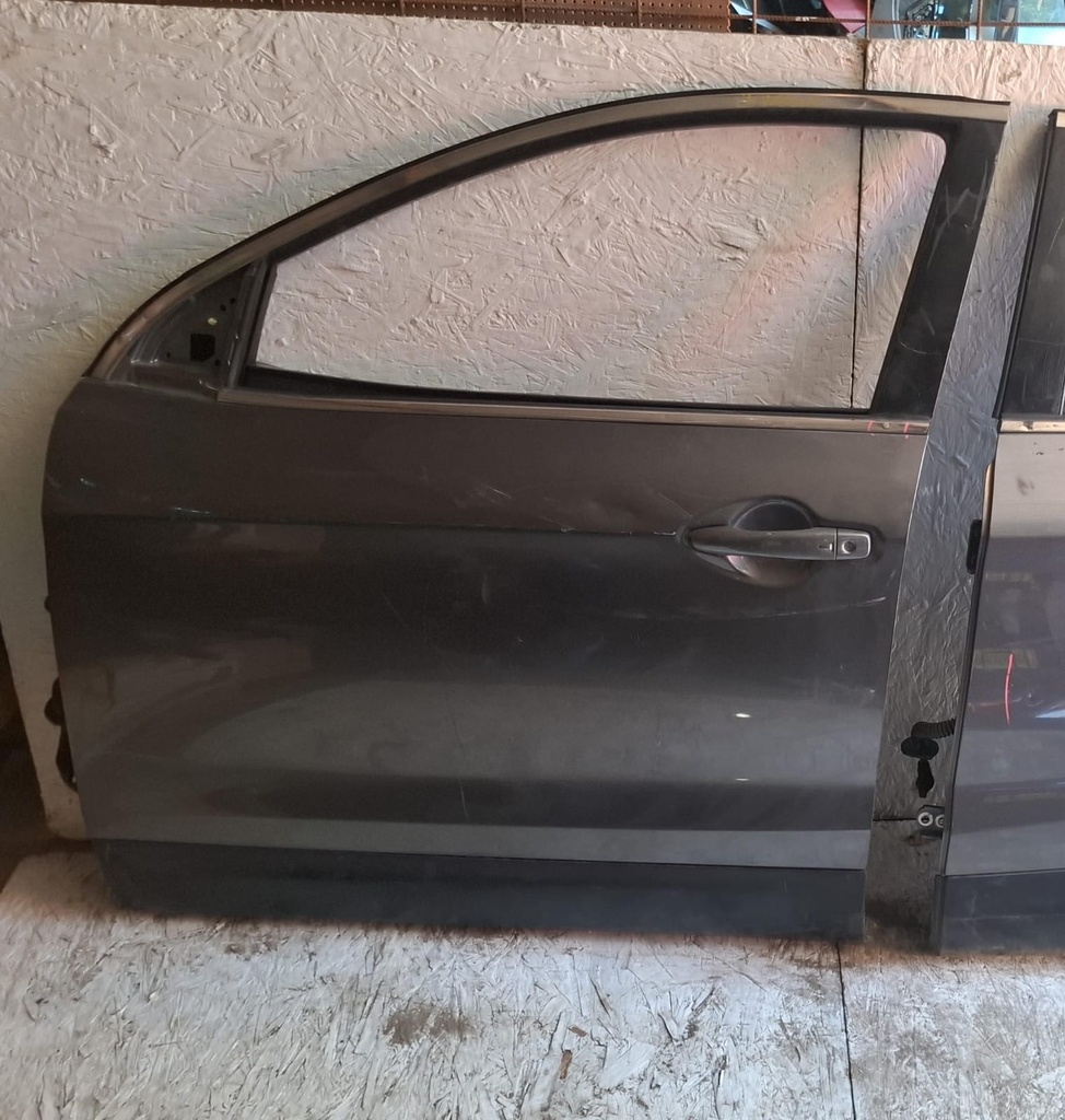 PUERTA LH NISSAN ROGUE SPORT 2017 GRIS C7