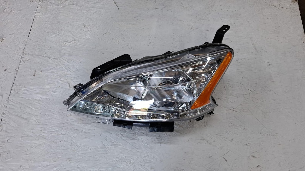 FARO NISSAN SENTRA 2013 15 LH NUEVO