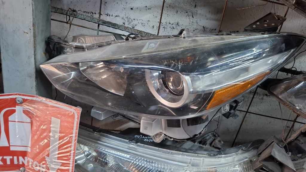 FARO LH MAZDA 3 2018