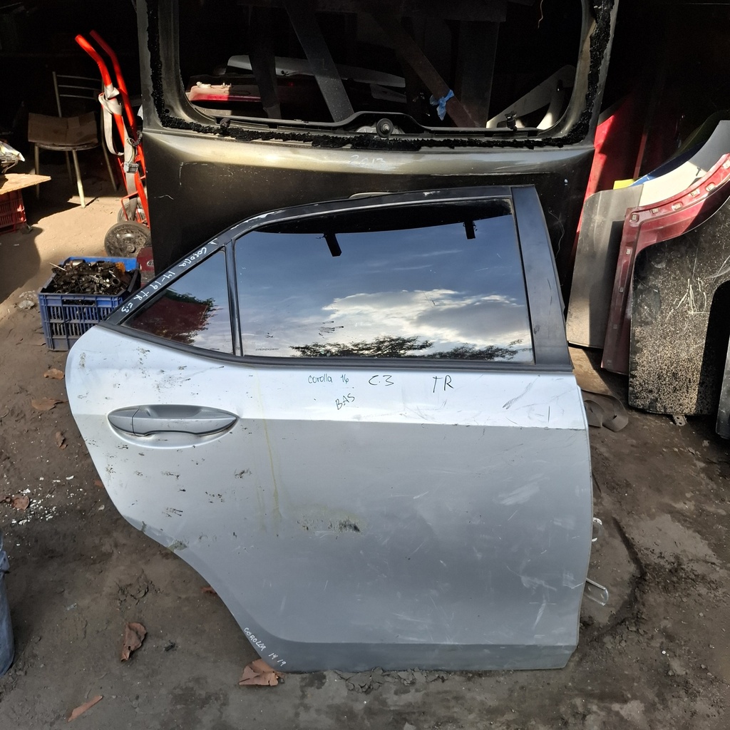 PUERTA RT TOYOTA COROLLA 2014-2019
