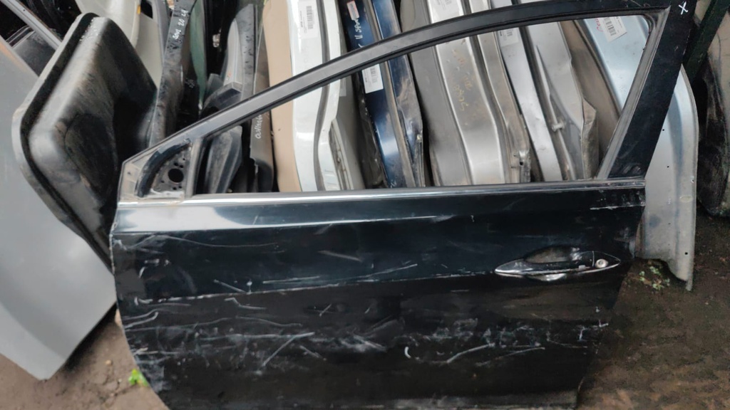 PUERTA LH HYUNDAI ELANTRA 2014 (sin máquina ni tapicería)