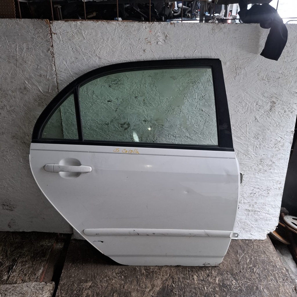 PUERTA RT COROLLA 2005