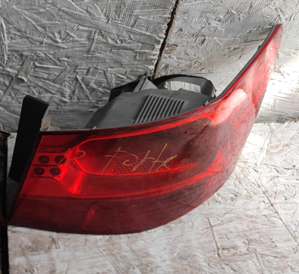 STOP RH KIA FORTE 2012