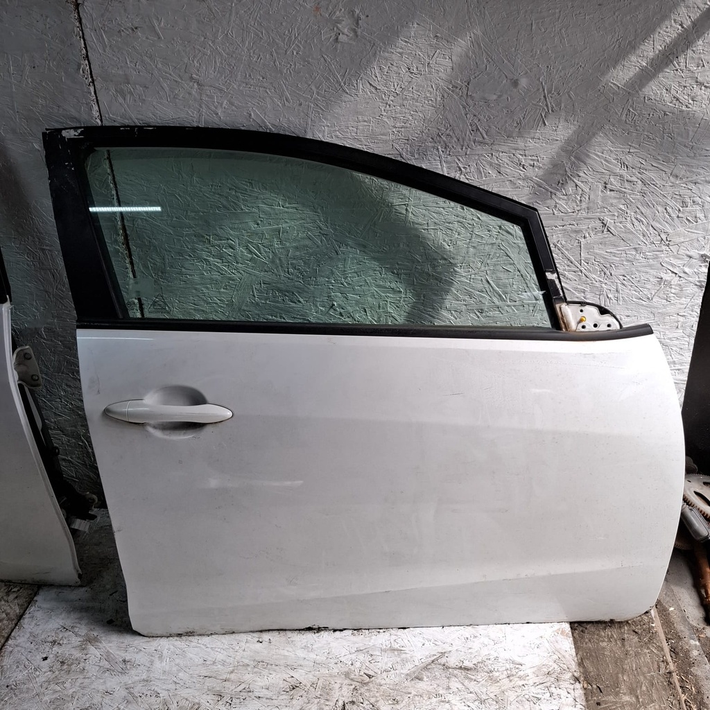 PUERTA RH FORTE 2015