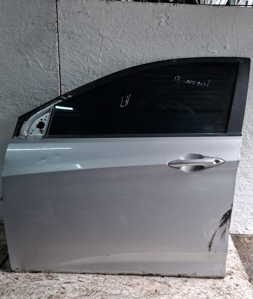 PUERTA DELANTERA LH HYUNDAI ACCENT 2017