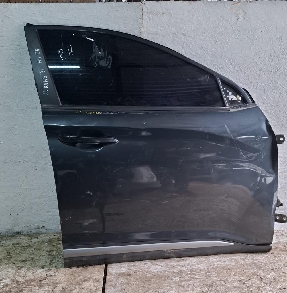 PUERTA DELANTERA RH KONA 2021