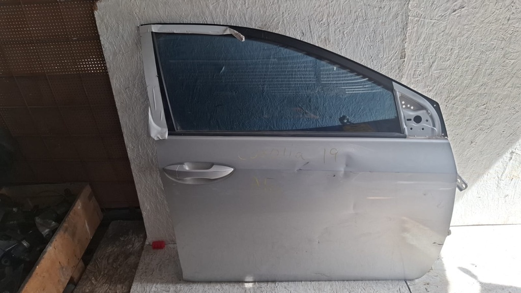 PUERTA RH COROLLA 2019