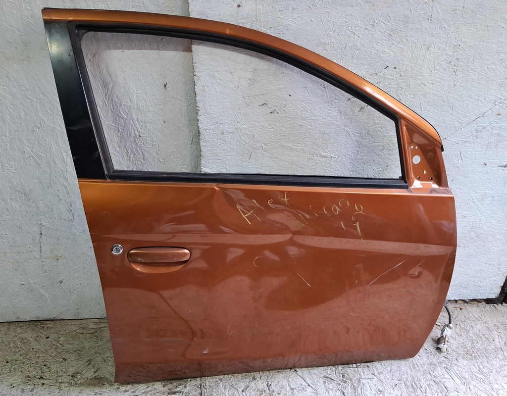 PUERTA RH MIRAGE 2017