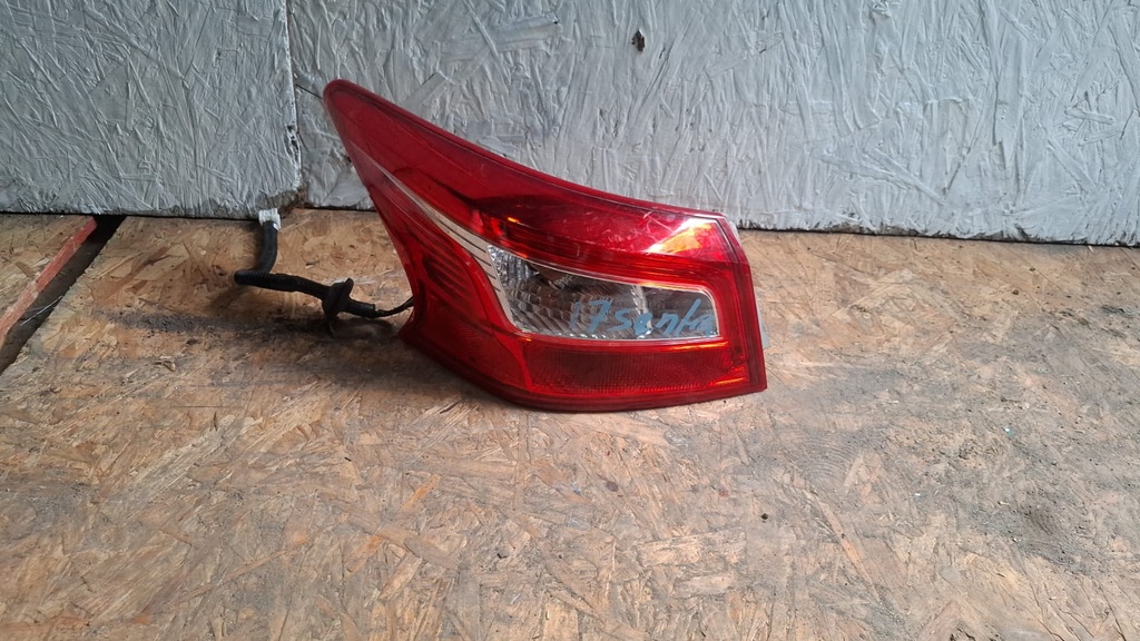 STOP LH SENTRA 2017
