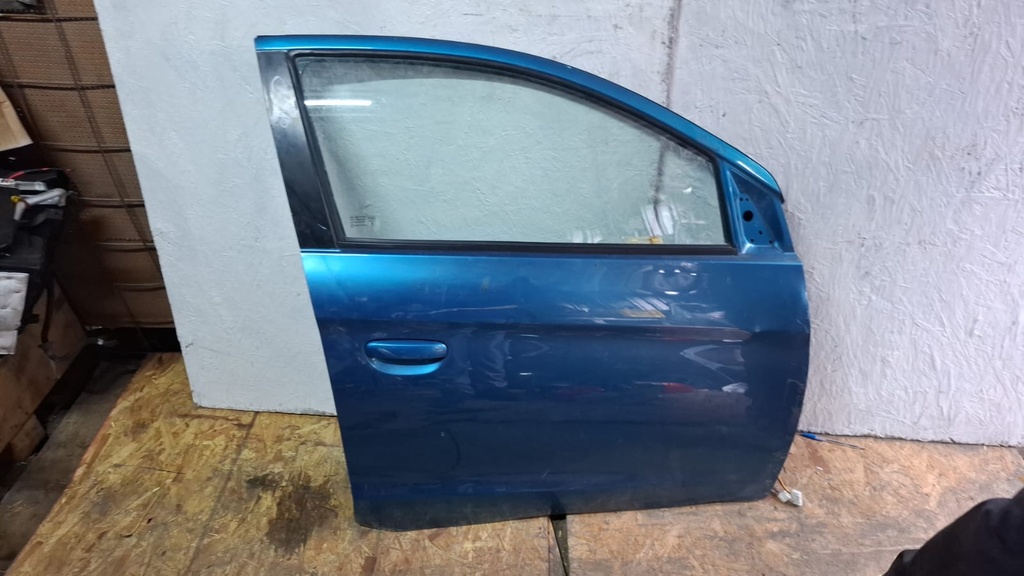 PUERTA RH MIRAGE 2024